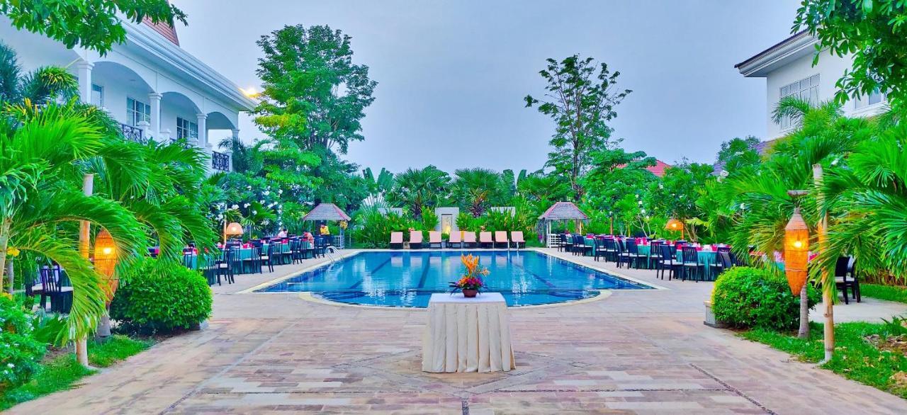 Glorious Hotel Kampong Thom Exterior photo