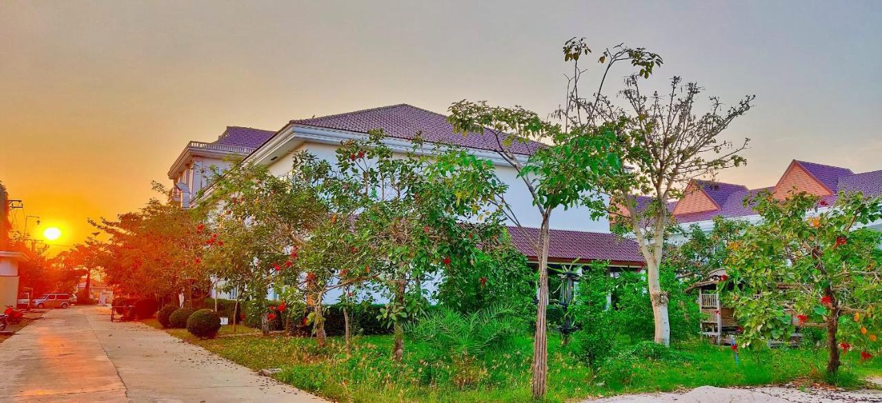 Glorious Hotel Kampong Thom Exterior photo